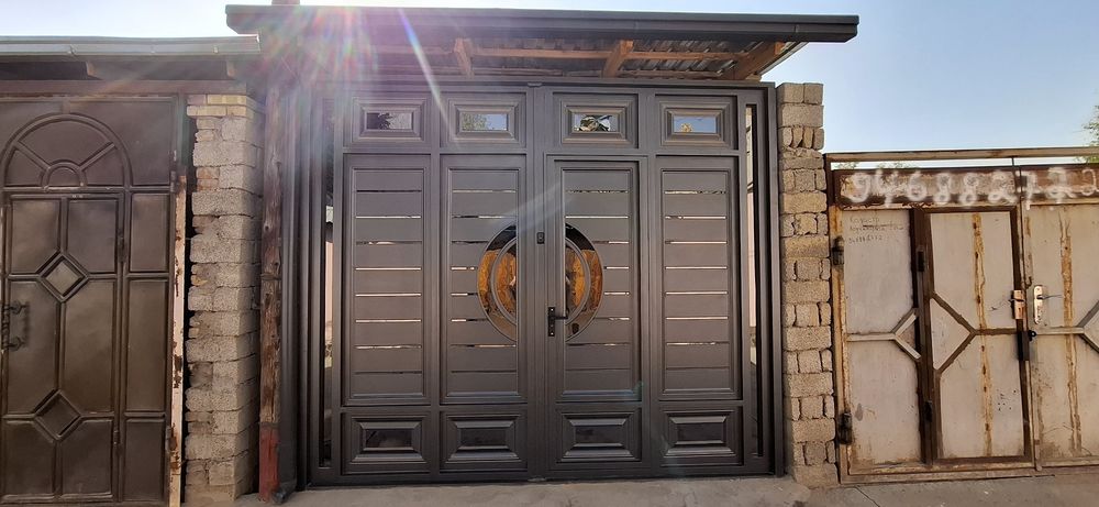 Продаётся 3-х.ком.квартира на земле со дворам 2,5 сотих .Яшнабадском р