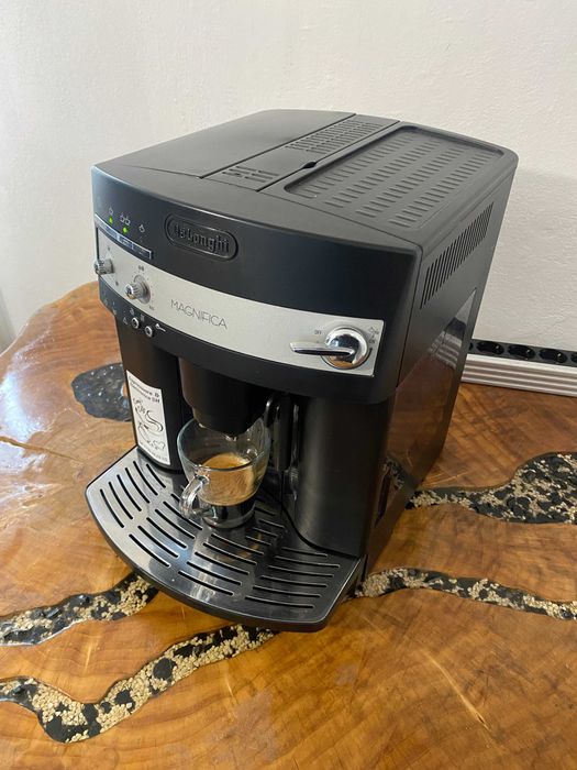 expresor /espressor cafea delonghi magnifica
