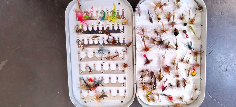 Менгеме + всички принад. за навиване на мухи за мухарски риболов