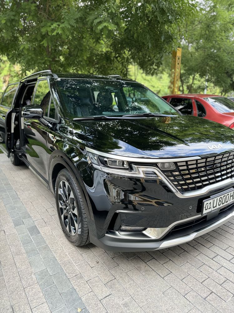 Kia Karnival 2023 luxe black