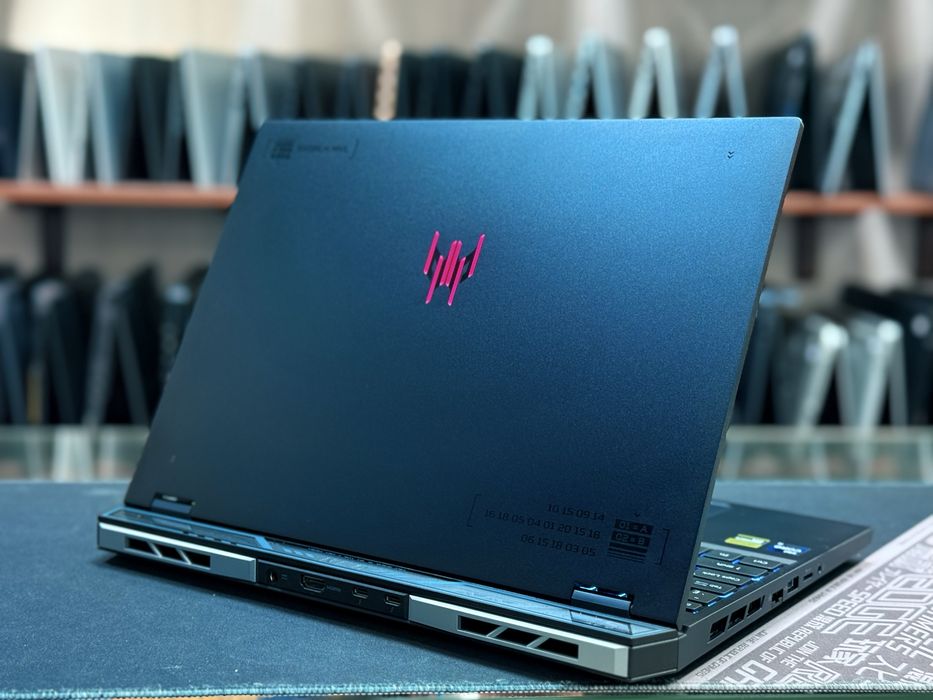Acer Predator 16S Ai ultra 9-275HX RTX-5060 32/1TB oled
