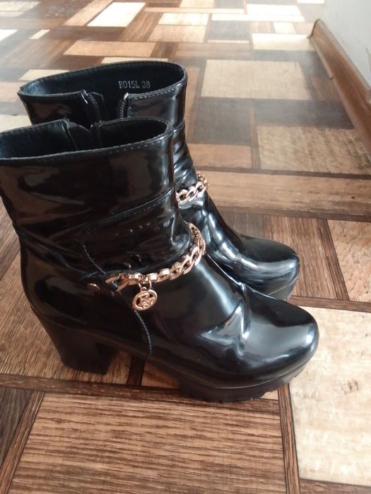 Продам сапожки осень-весна