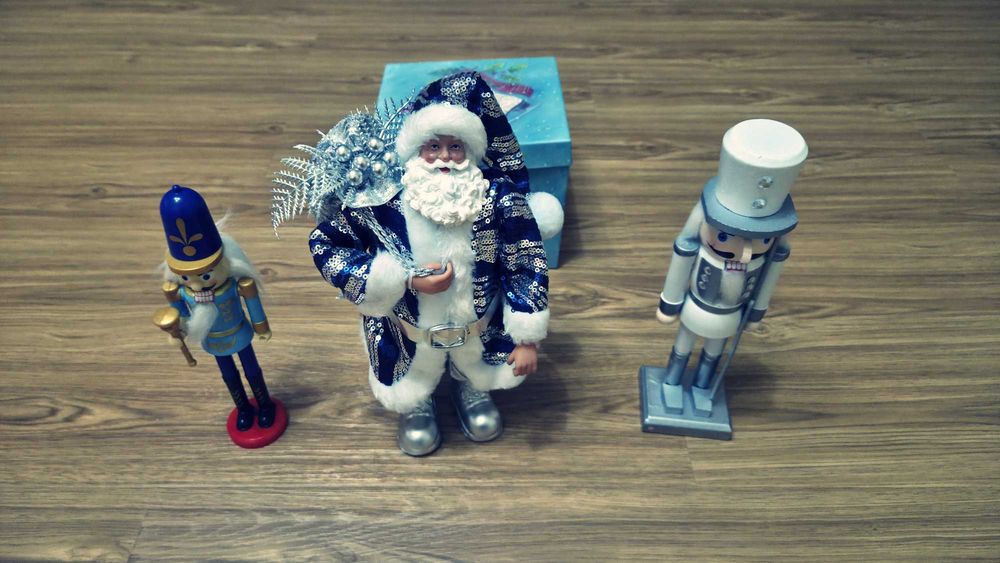 Figurina decorativa Mos Craciun 30 cm