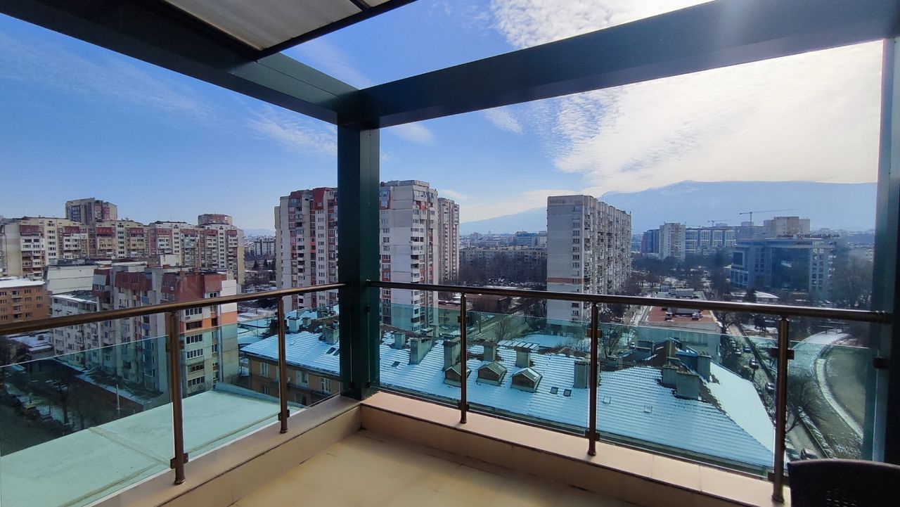 Дава се под наем Двустаен апартамент в София, Център - 40 кв.м за 430 € - Снимка #2