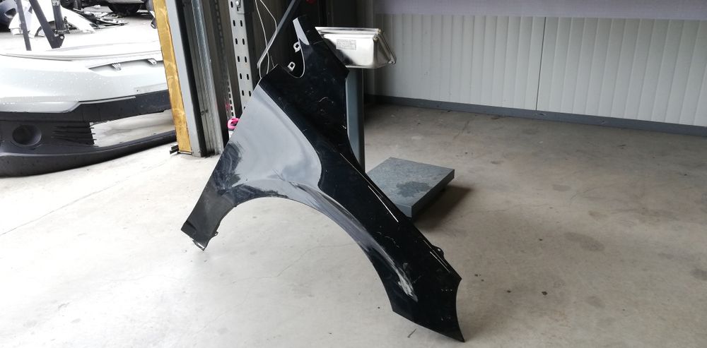 Десен калник Volvo V40 (2012-2019)