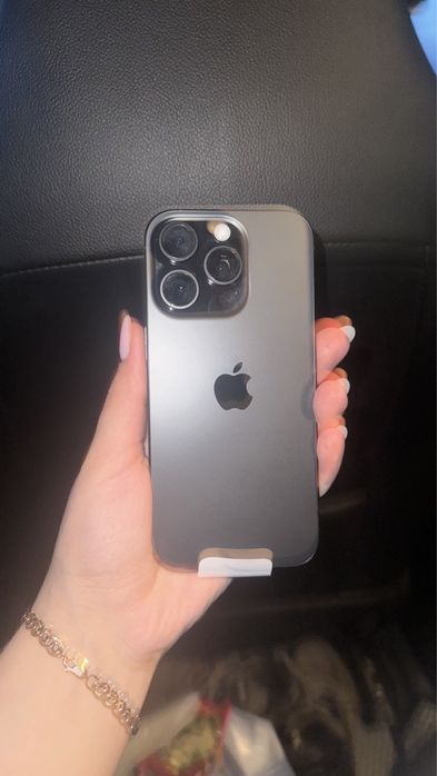 iPhone 16 pro black