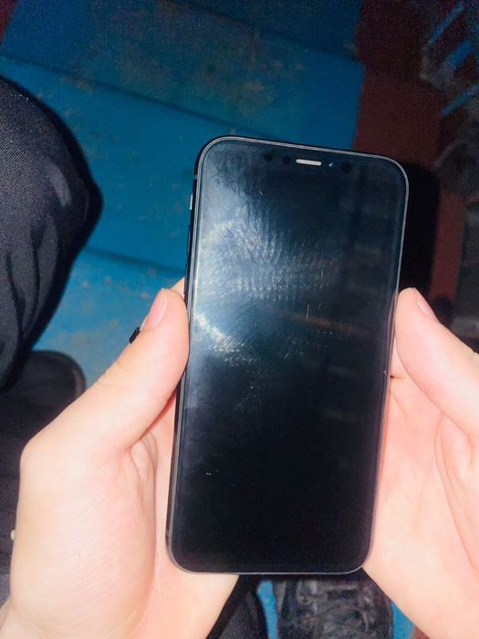 iPhone Xr не лагает нет трещин нет царапин не менялся экран батарея.