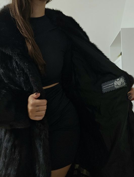 Haină de blană naturală de nurcă neagră