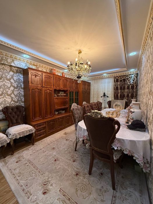 Продаётся 3х комнатная квартира  Юнусабад 8 Кирпичный дом