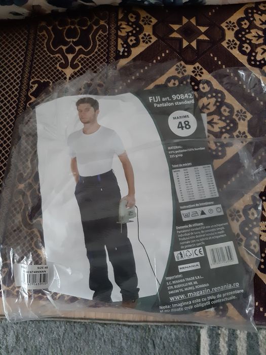 Vând pantalonii de salopetă standard. Firma Renania, mărimile 48
