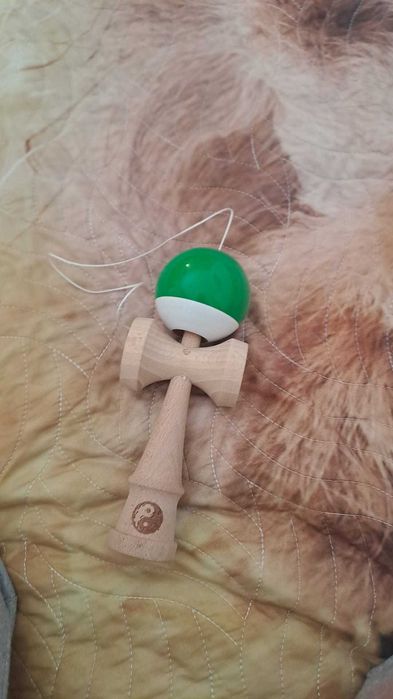 Kendama de vanzare