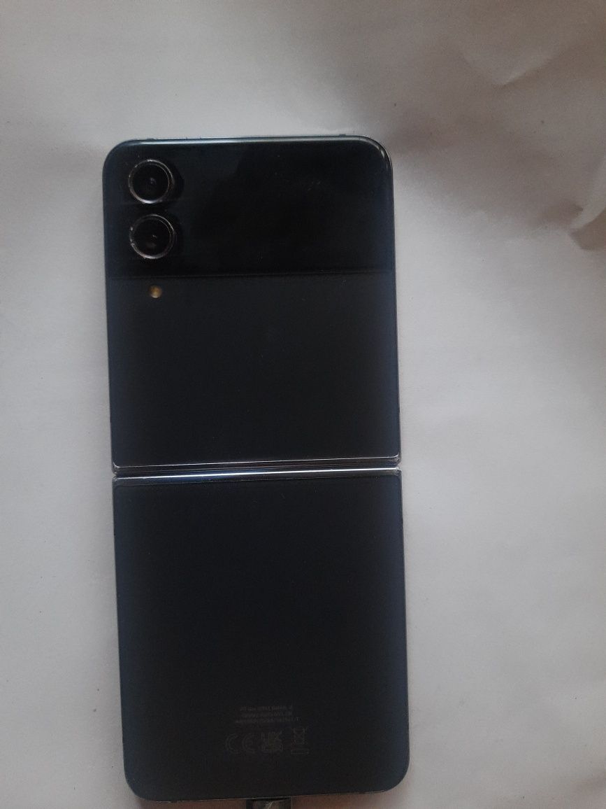 Samsung z flip 4 за части