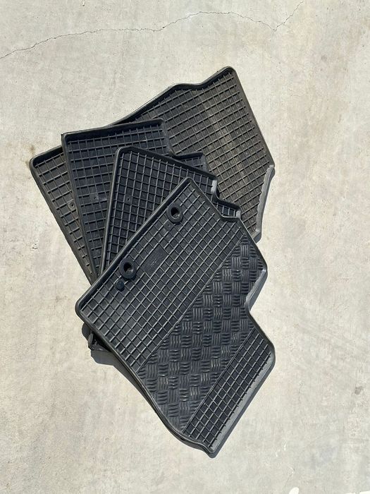 Presuri, covorase cauciuc originale Toyota Yaris 2010- Hybrid noi