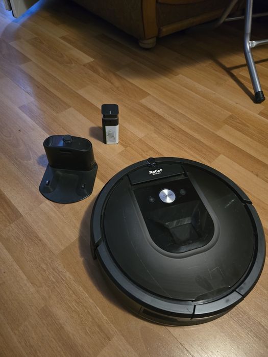 Aspirator robot iRobot Roomba 980 – complet funcțional, întreținut