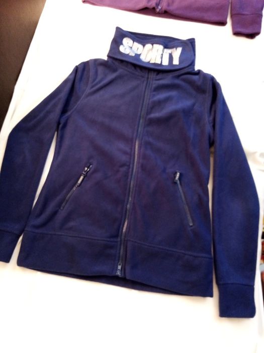 Hanorac pufi/pufi 2buc Preț 45 lei/buc.