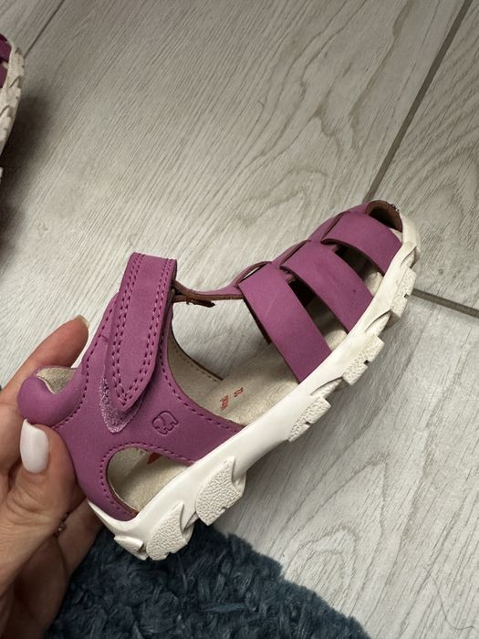 Sandale din piele marimea 22-23