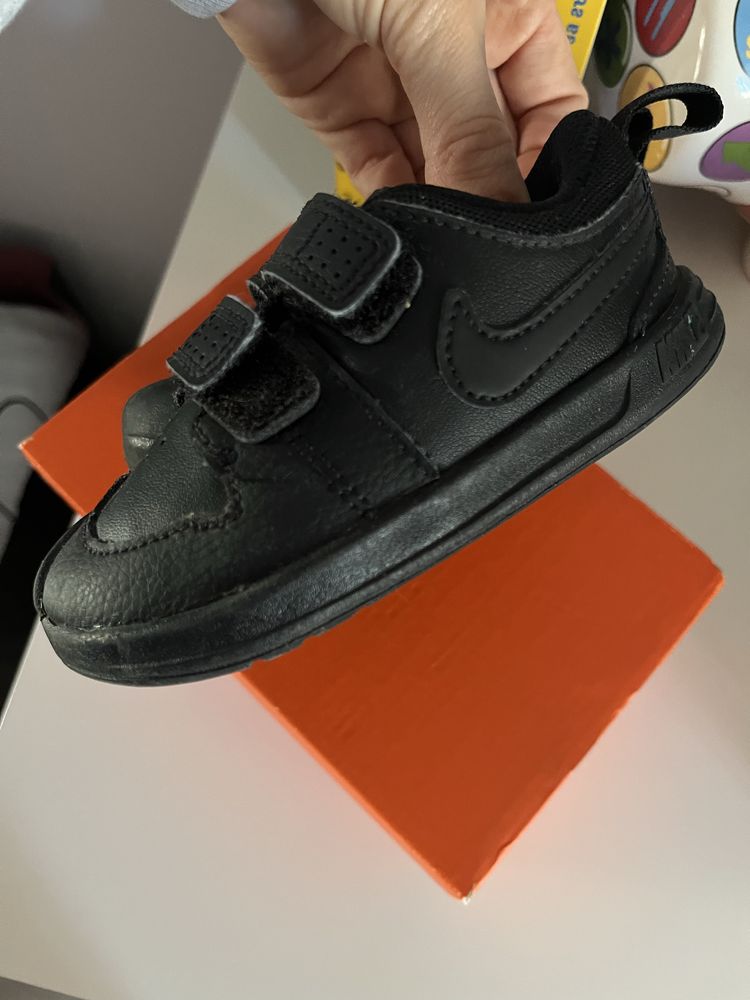 Nike кожени детски маратноки