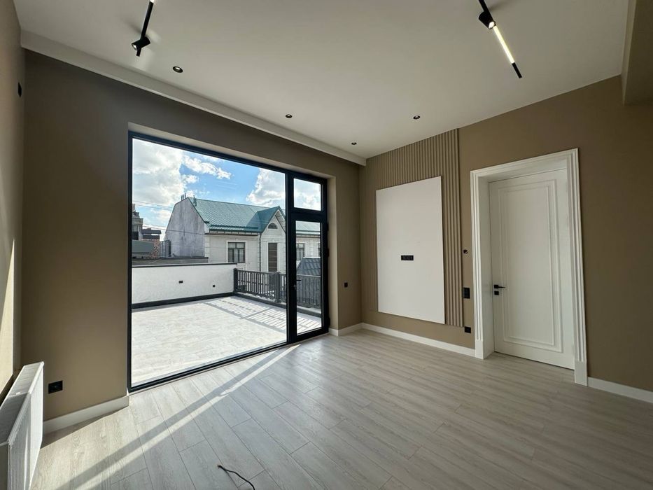 Дом High Town Mall 600 кв.м