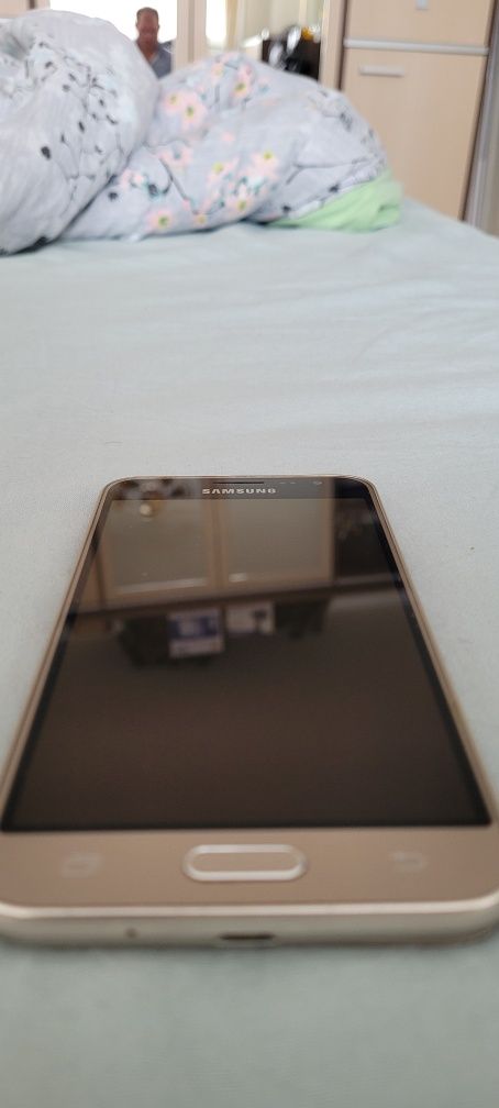 Продам Телефоны Samsung. и ZTE