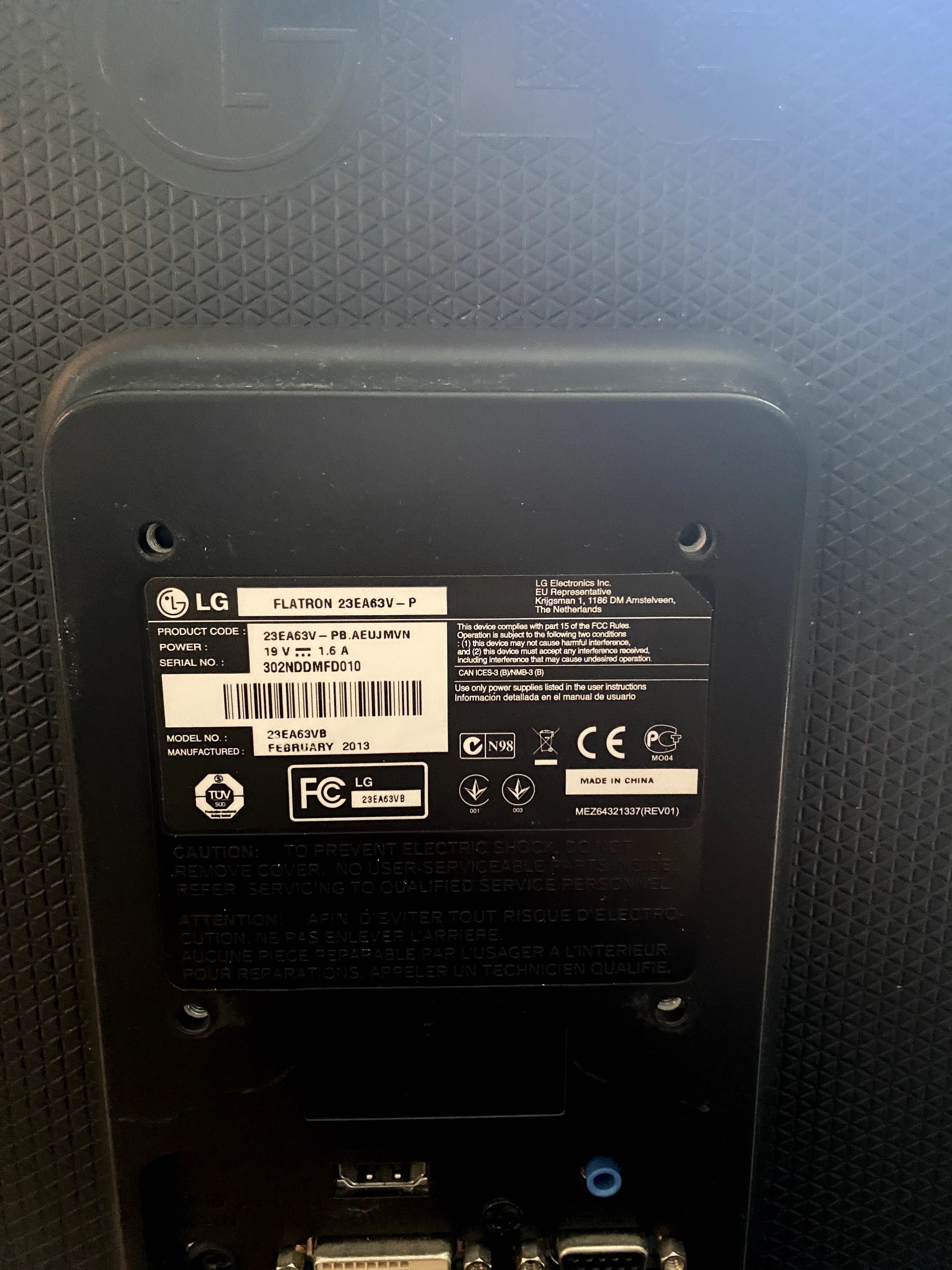21.5 инча Benq и 23 инча LG 1080p монитори. Перфектно работещи