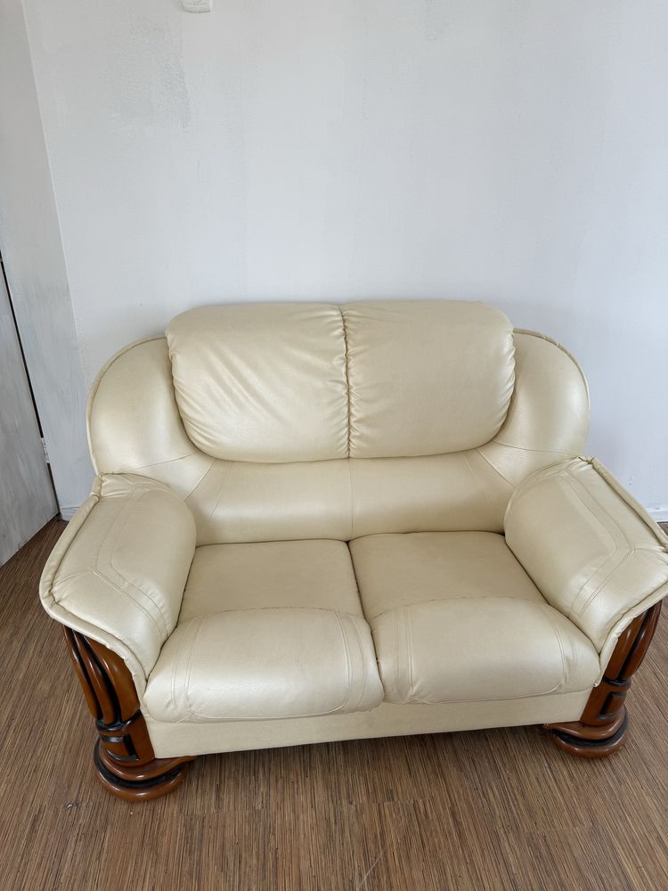 Продаются диван, кресла