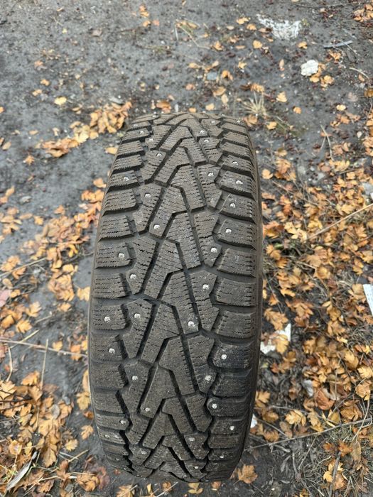 Зимние шины б/у Pirelli R16 215/65