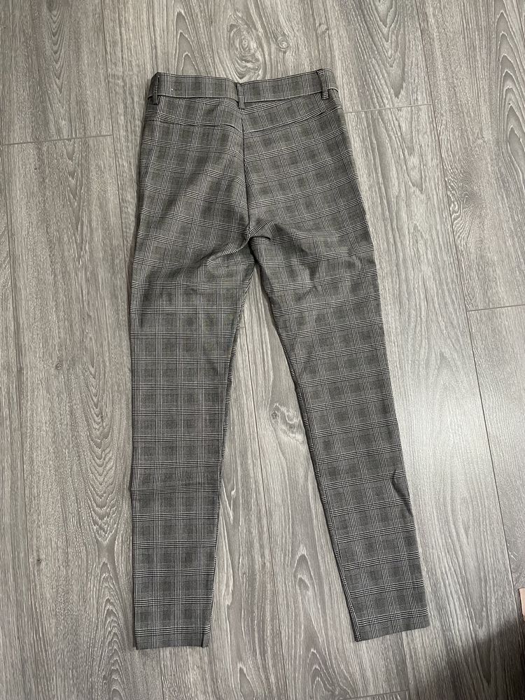 Pantaloni eleganți  Zara