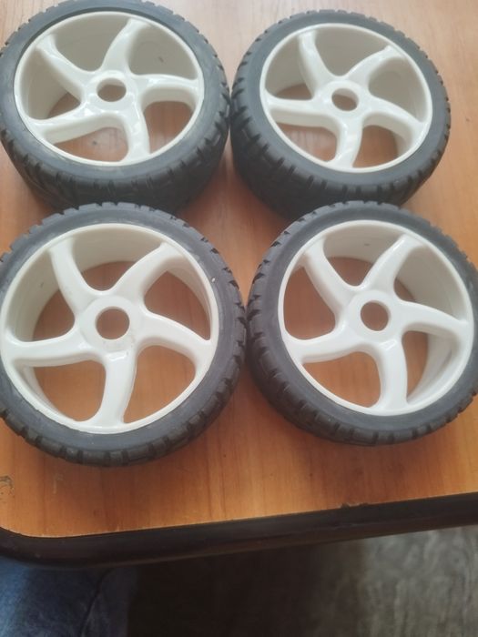Traxxas,rc апаратури и гуми на 17хекс