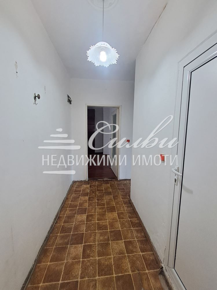Продава се Двустаен апартамент в Шумен, Боян Българанов 1 - 60 кв.м за 1224 €/кв.м - Снимка #5