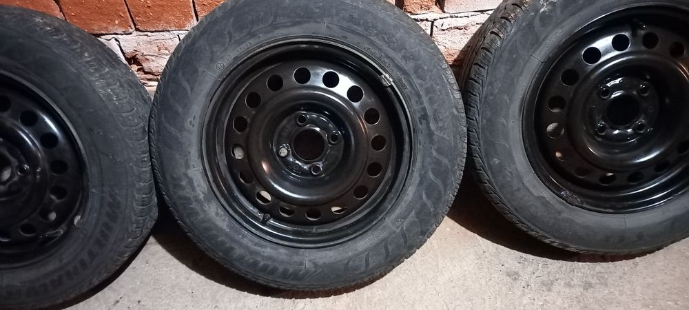 Джанти  железни  R14 4х100 J5.5 ET 36 Ц. Отвор 56.1 мм с летни гуми.