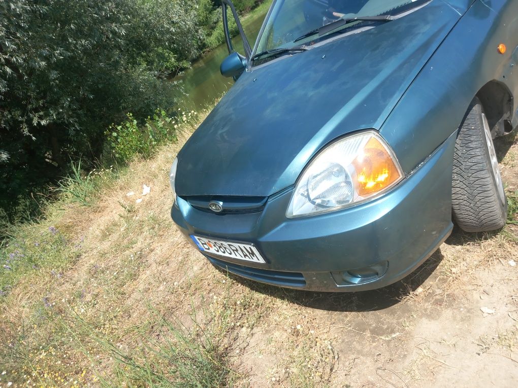 Vând autoturism Kia Rio