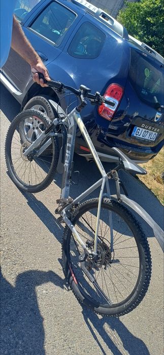 Vând bicicleta urgent