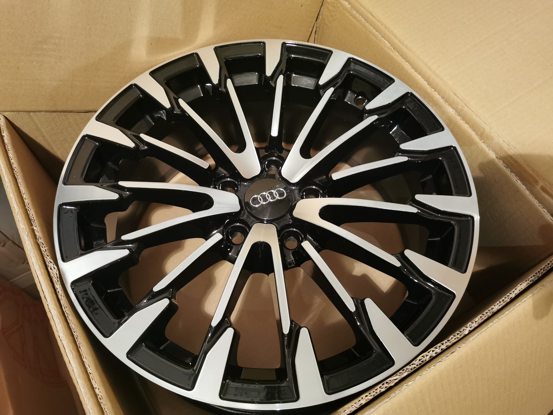 Vand jante de aliaj pentru Audi pe 17 marca RC wheels model 276