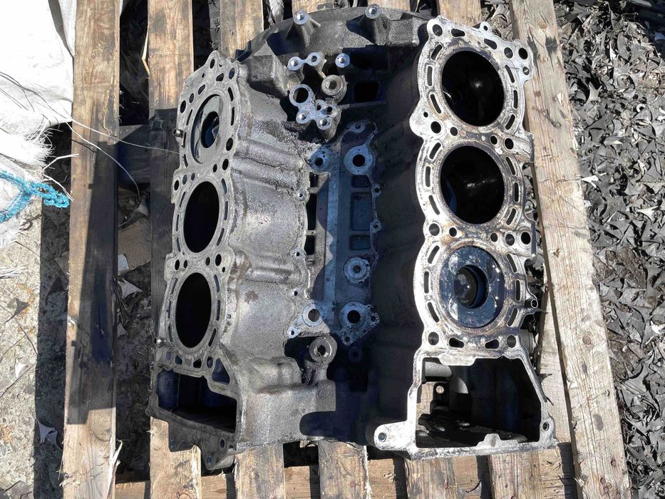 Окомплектован Блок OM642.921 R6428105 MERCEDES E class W211 V6 4matic