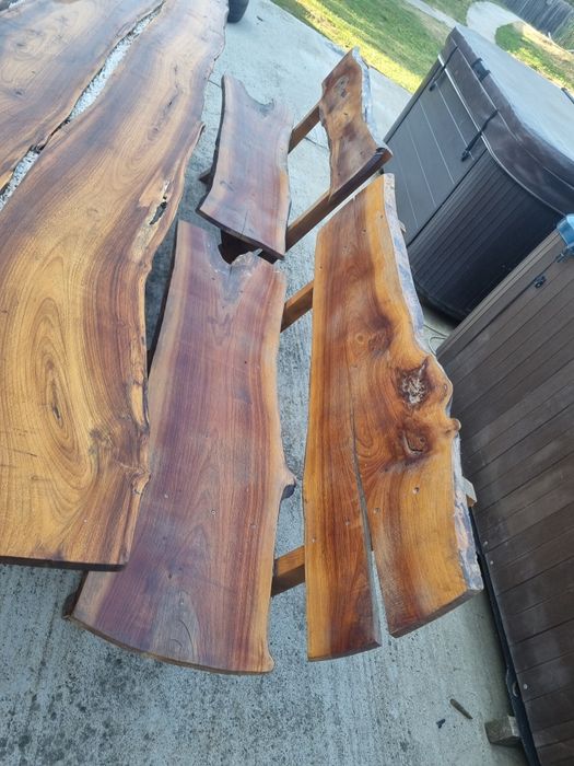 Masa rustica din lemn de nuc