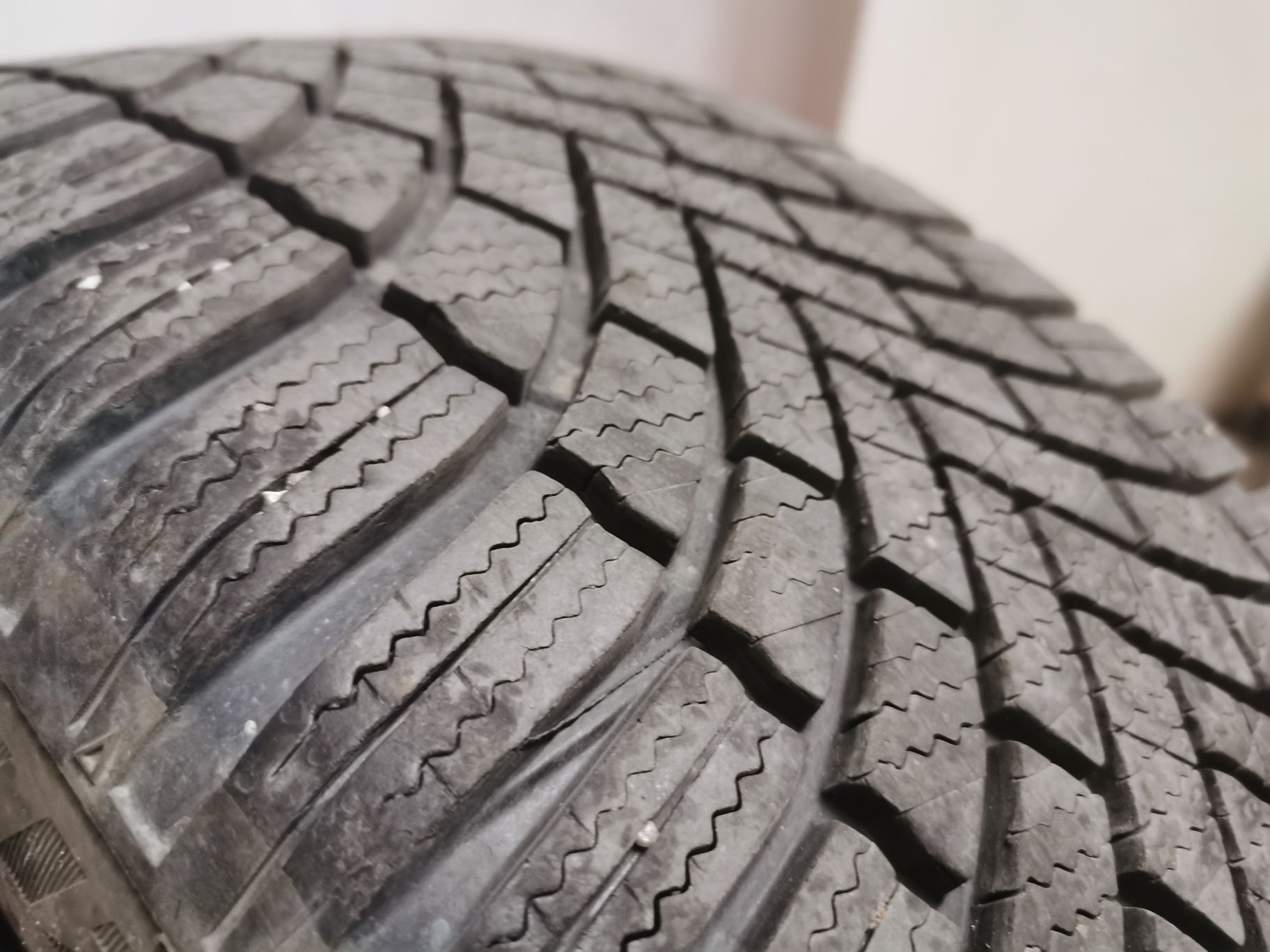 Зимни гуми "Bridgestone"225/50/17