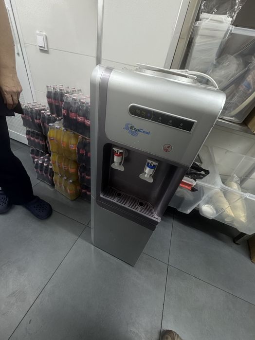Кулер для воды продается