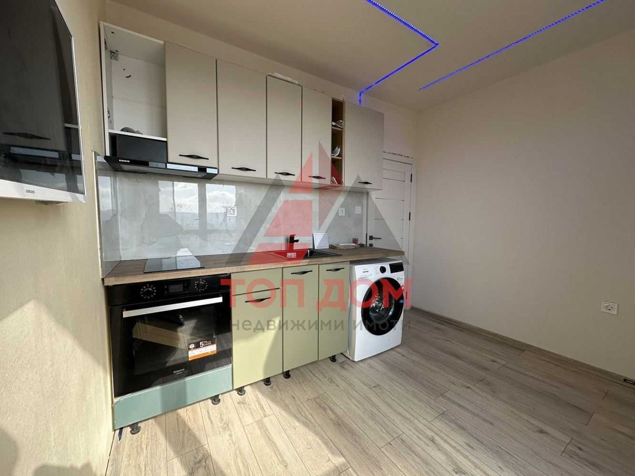 Дава се под наем Двустаен апартамент в Варна, Център - 42 кв.м за 433.5 € - Снимка #1