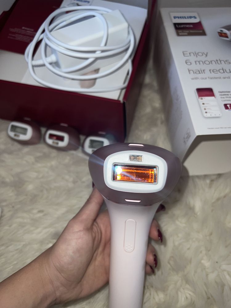 Фотоепилатор Philips Lumea BRI958/00