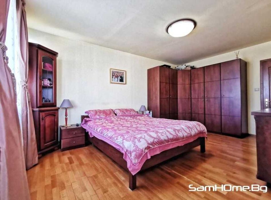 Дава се под наем Тристаен апартамент в Варна, Гръцка махала - 110 кв.м за 900 € - Снимка #5