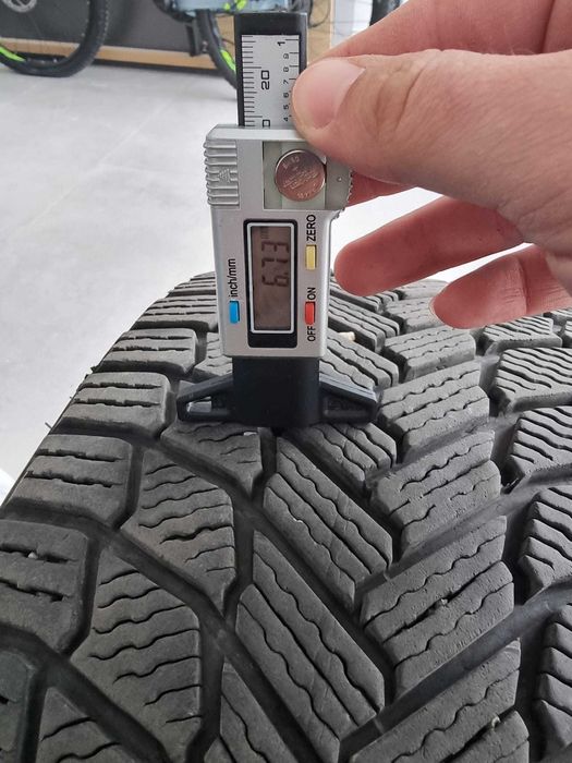 Anvelope Iarna Michelin X-Ice Snow 225 40 R19 93H (2 buc)