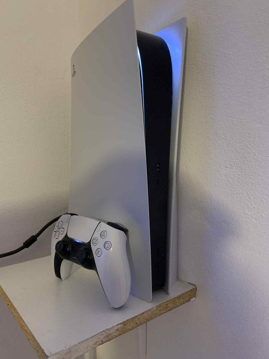 PlayStation 5 plus 13 jocuri