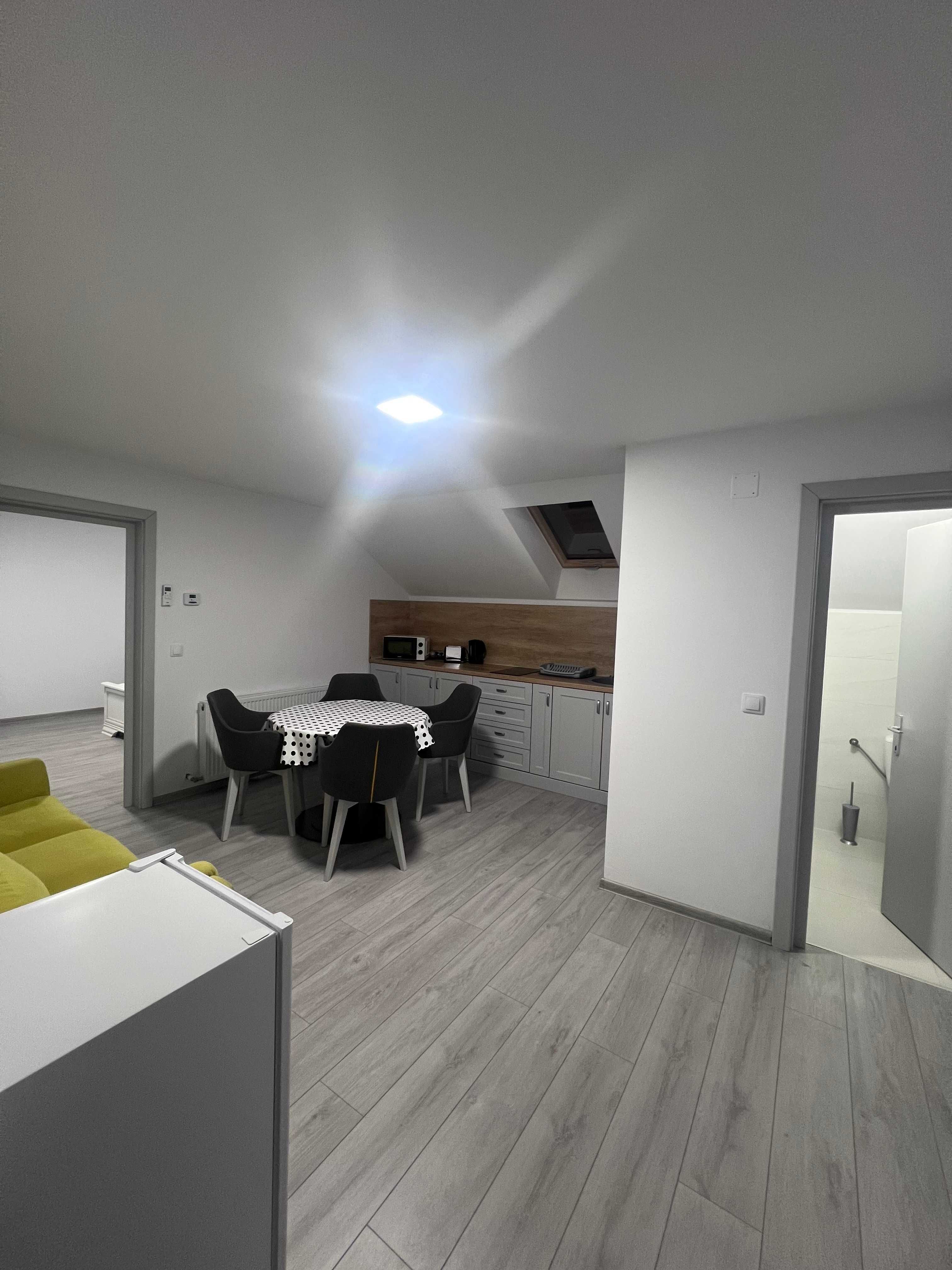 Închiriez garsonieră în regim hotelier