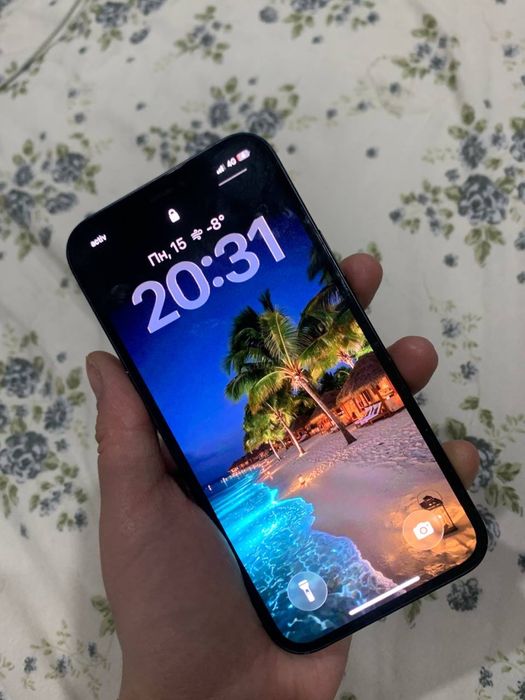 Продам айфон 12 состояние хорошее