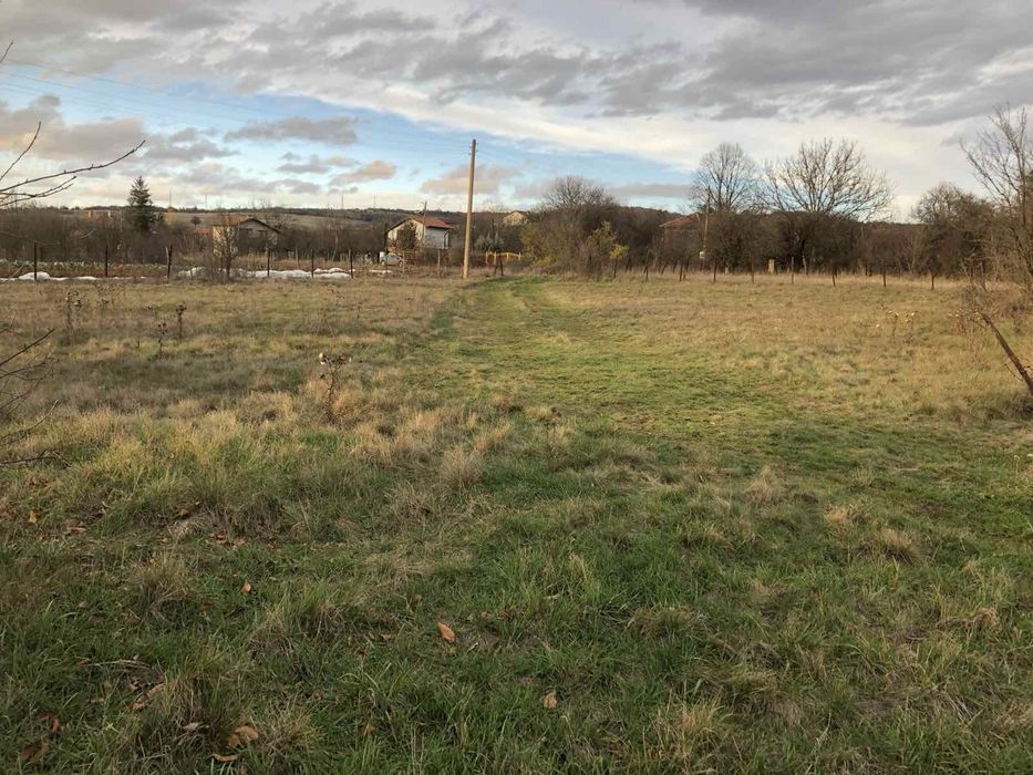 Парцел/дворно място в регулация в с.Прибой