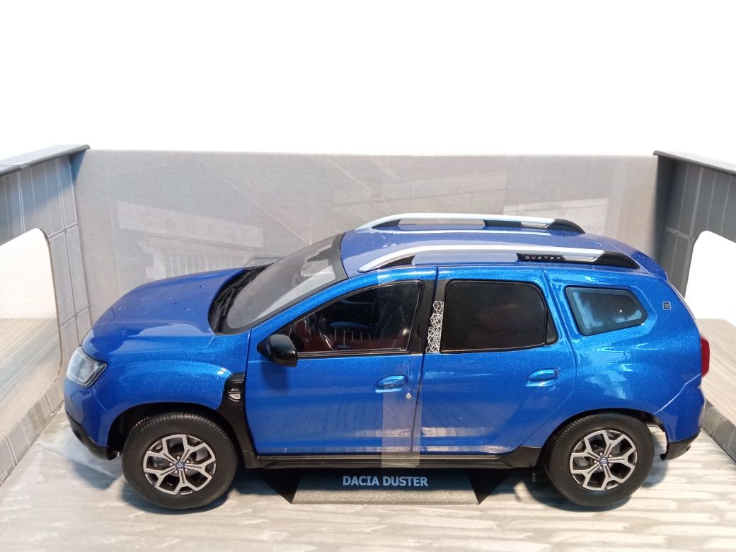 Dacia Duster macheta auto la scara 1:18 solido