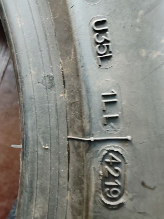 Vând anvelope second