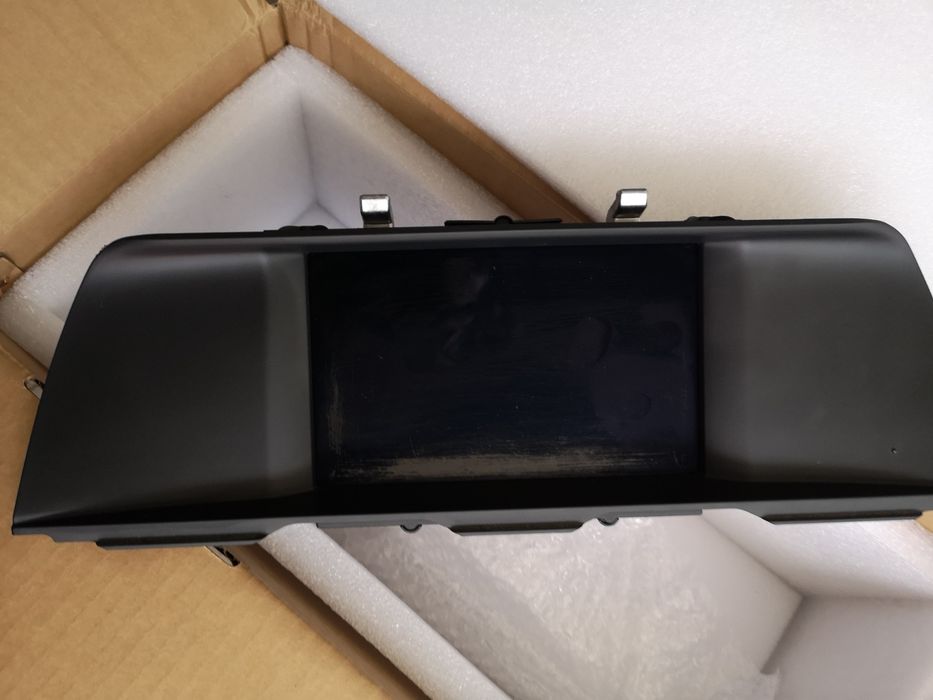 Display navigatie F10 2012