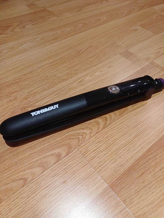 Преса за изправяне  на  коса TONI&GUY