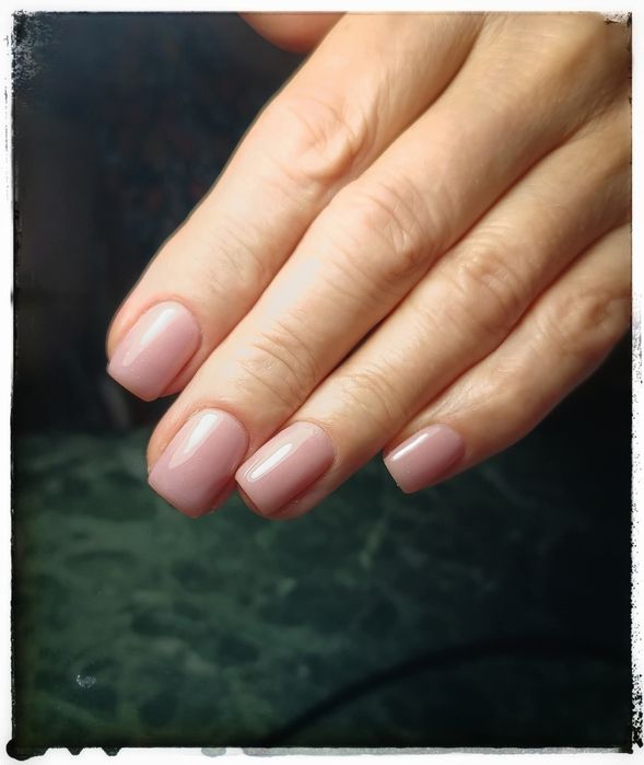 Realizez unghii cu gel și oja semipermanenta in sectorul 4, București